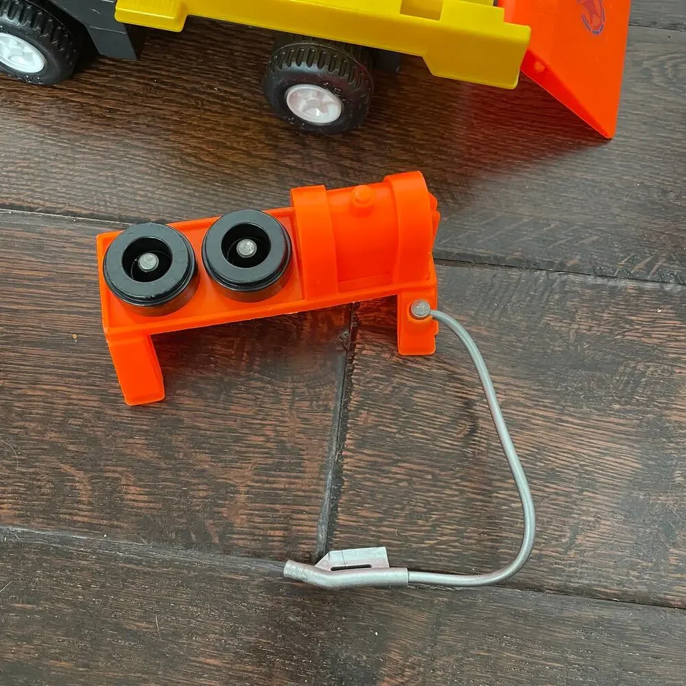 Vintage Fisher Price Husky Helpers Truck Yellow Tilting Flatbed 1979 No Car READ